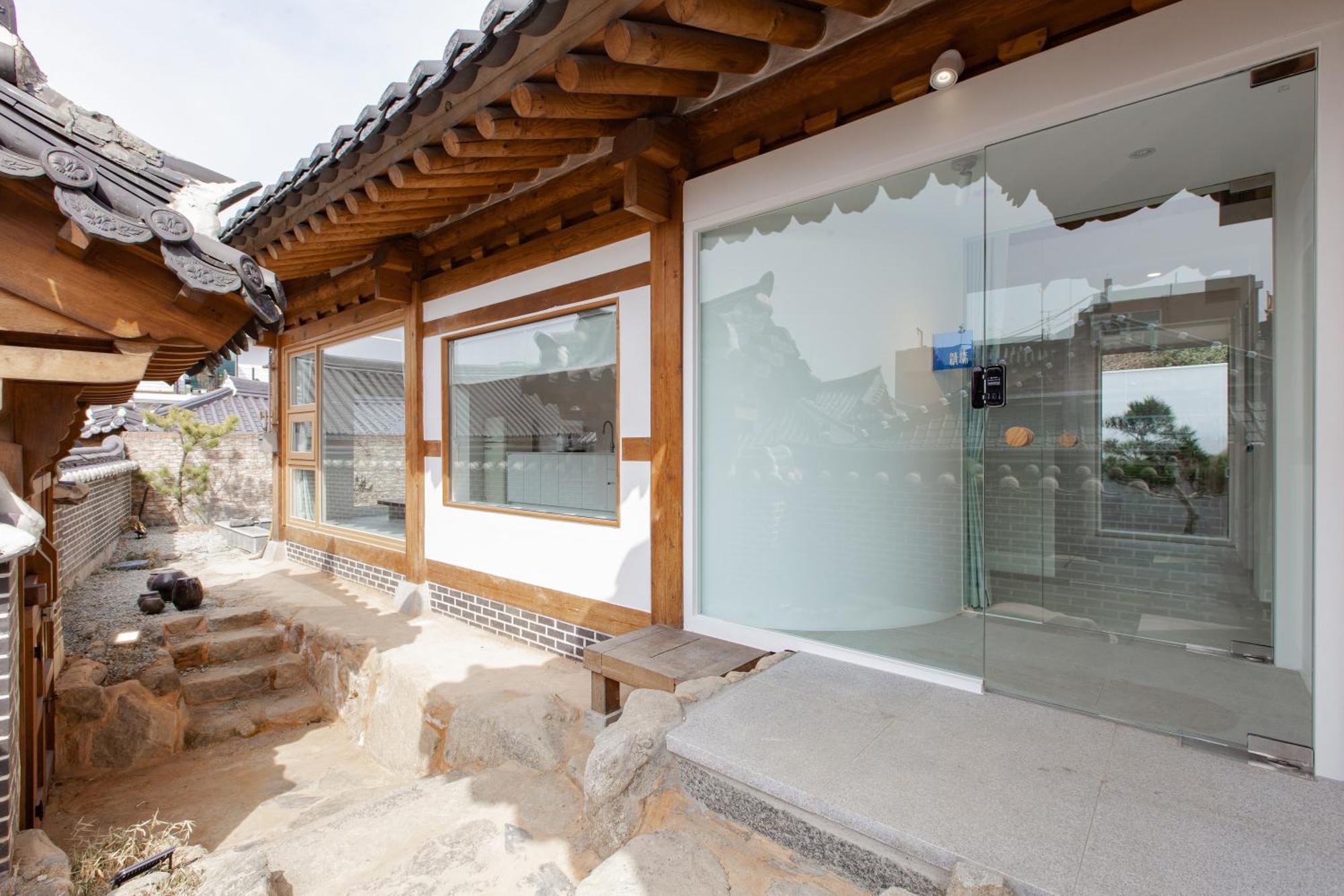 Cheong-Yeon, The Korean Traditional House Hanok In Jeonju Hanok Village ภายนอก รูปภาพ